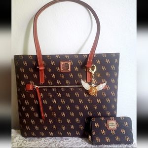 Dooney & Bourke Gretta Tote and Wallet set
